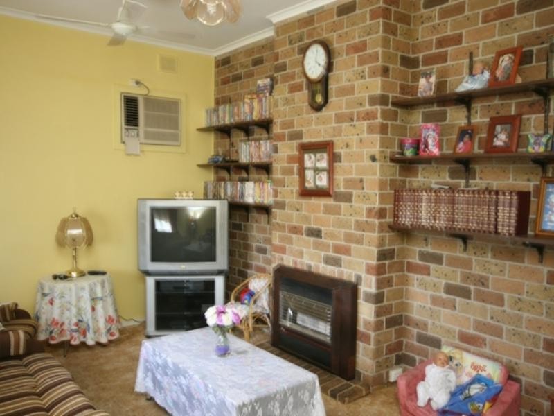 11 Kelly Street, Clare SA 5453