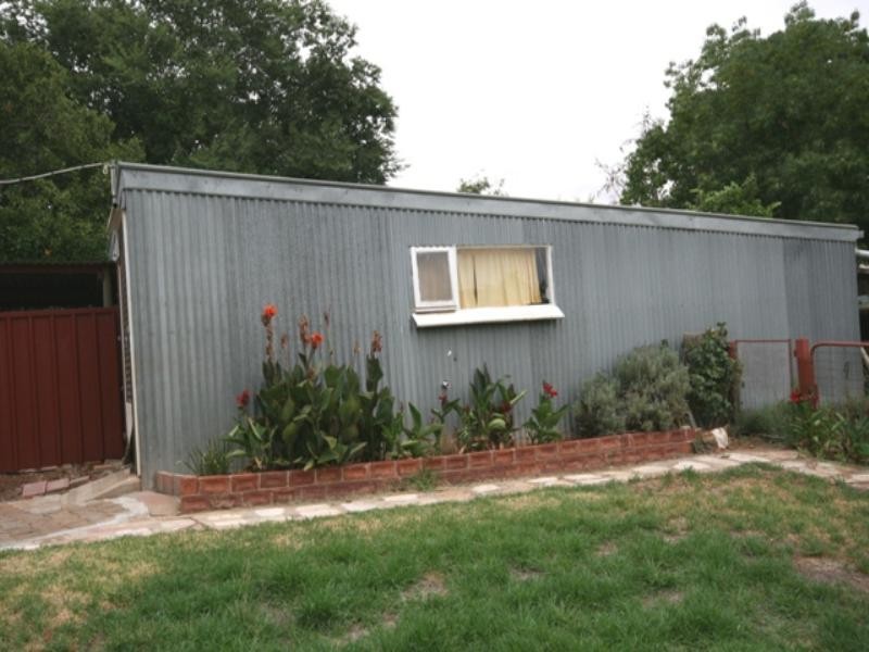 11 Kelly Street, Clare SA 5453