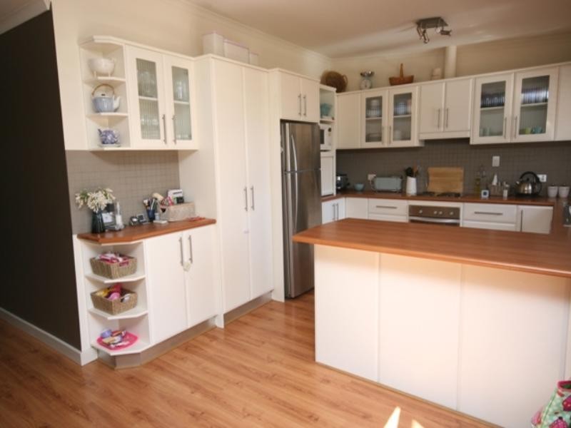 5 Bright Street, Clare SA 5453