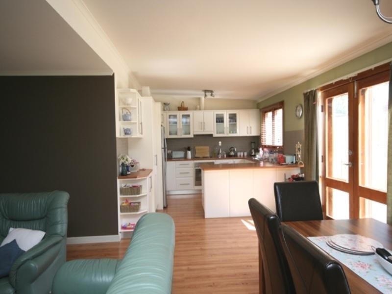 5 Bright Street, Clare SA 5453