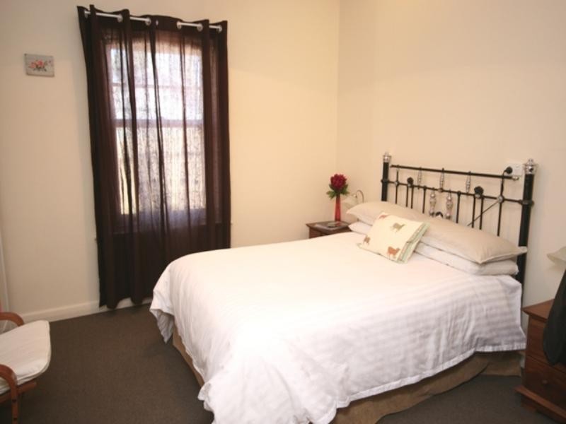 5 Bright Street, Clare SA 5453