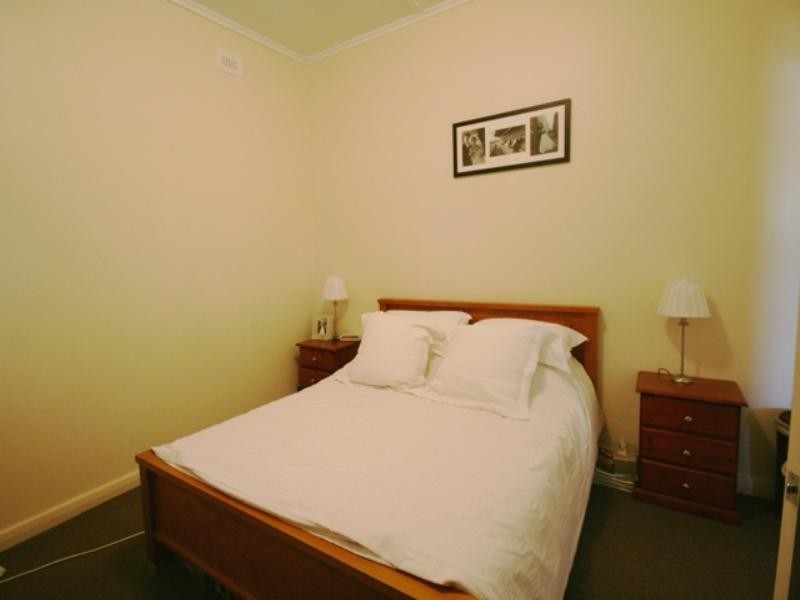 5 Bright Street, Clare SA 5453