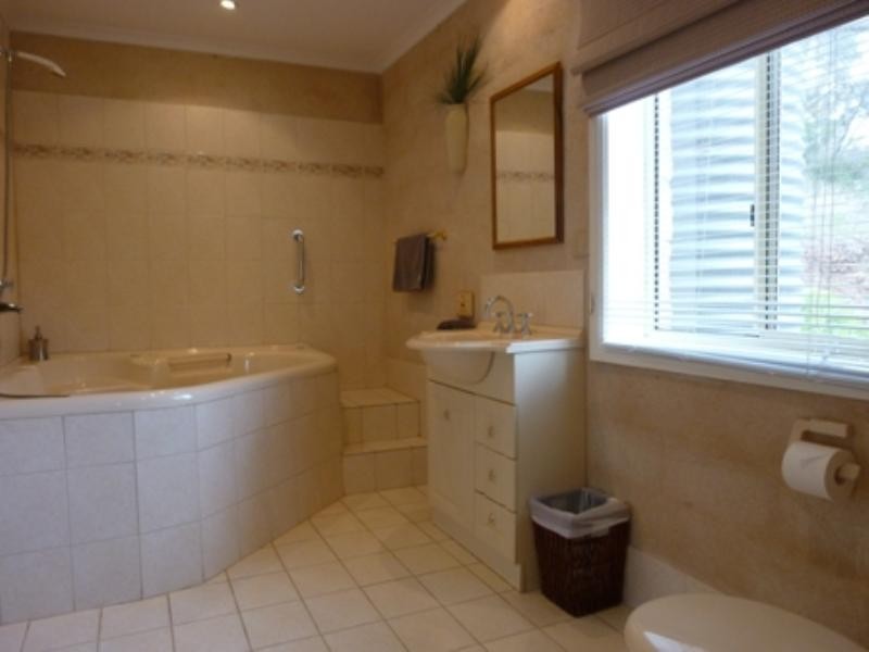 10 and 11 Warenda Road, Clare SA 5453