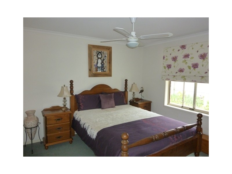 6 Warenda Road, Clare SA 5453