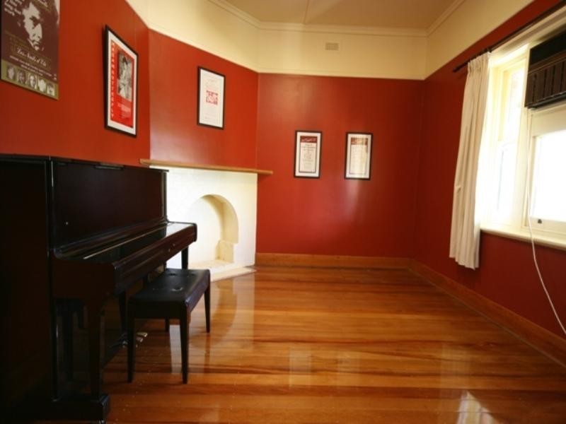 46 Victoria Road, Clare SA 5453