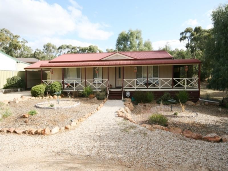 28 Blyth Road, Clare SA 5453