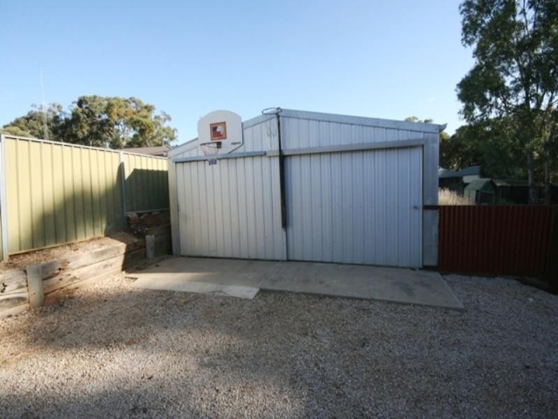 28 Blyth Road, Clare SA 5453
