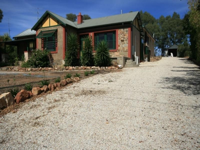 6 Houghton Street, Clare SA 5453