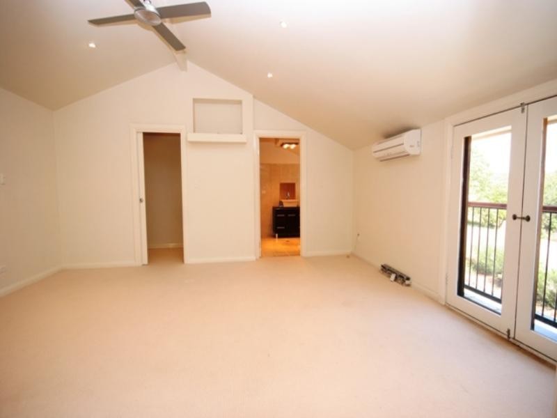 6 Houghton Street, Clare SA 5453