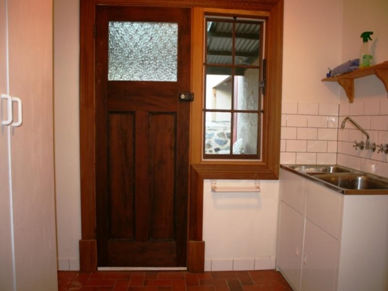 6 Houghton Street, Clare SA 5453