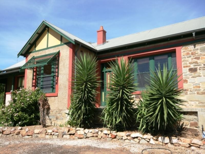 6 Houghton Street, Clare SA 5453