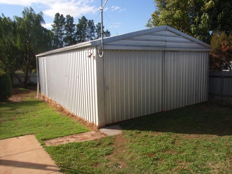 29 Essington Avenue, Clare SA 5453