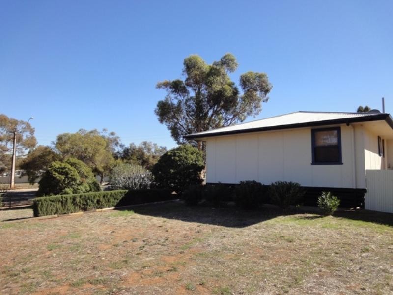 17 Smelts Road, Burra SA 5417