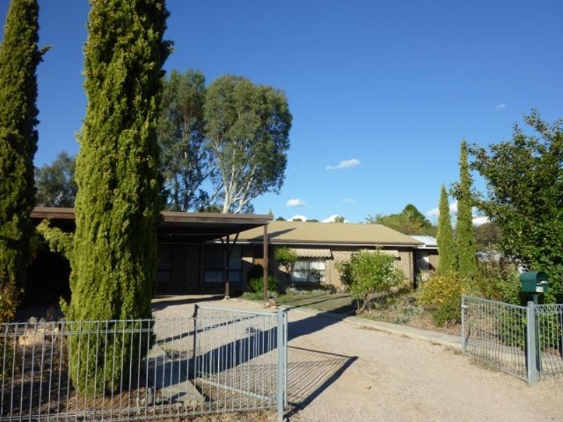 11A Guilford Street, Clare SA 5453