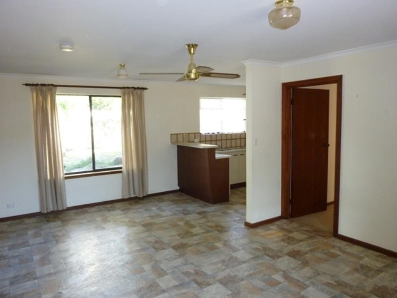 11A Guilford Street, Clare SA 5453
