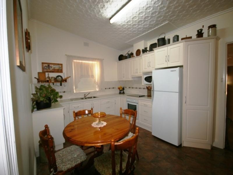 147 Main North Road, Clare SA 5453