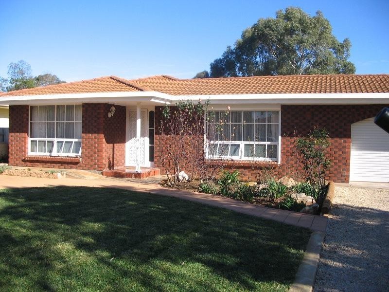 9 Glynn Street, Riverton SA 5412