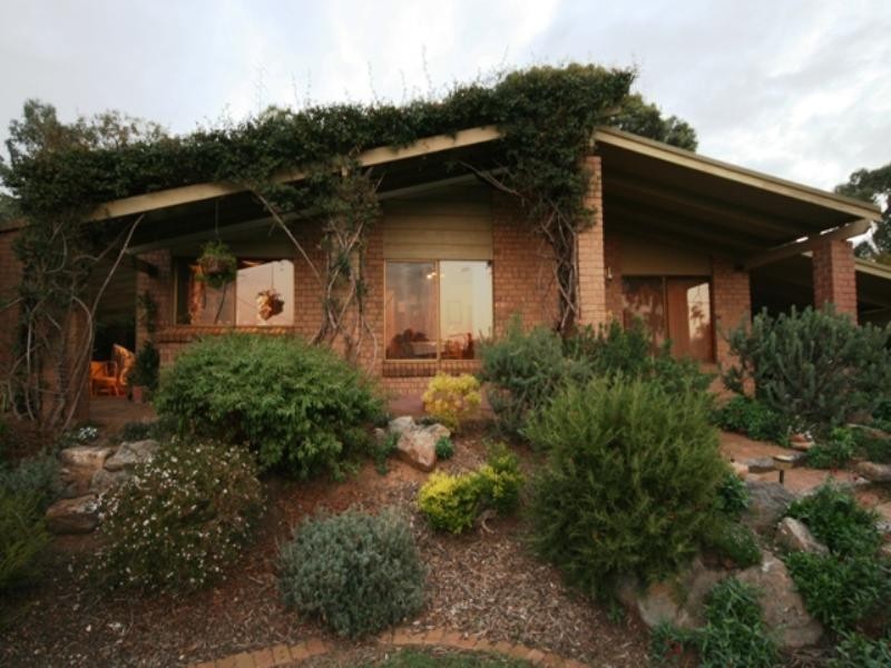 25 West Terrace, Clare SA 5453