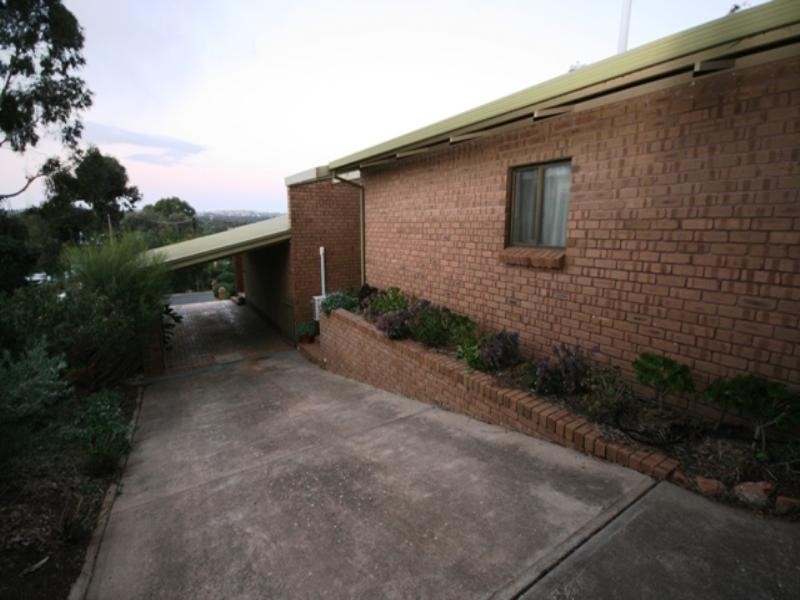 25 West Terrace, Clare SA 5453