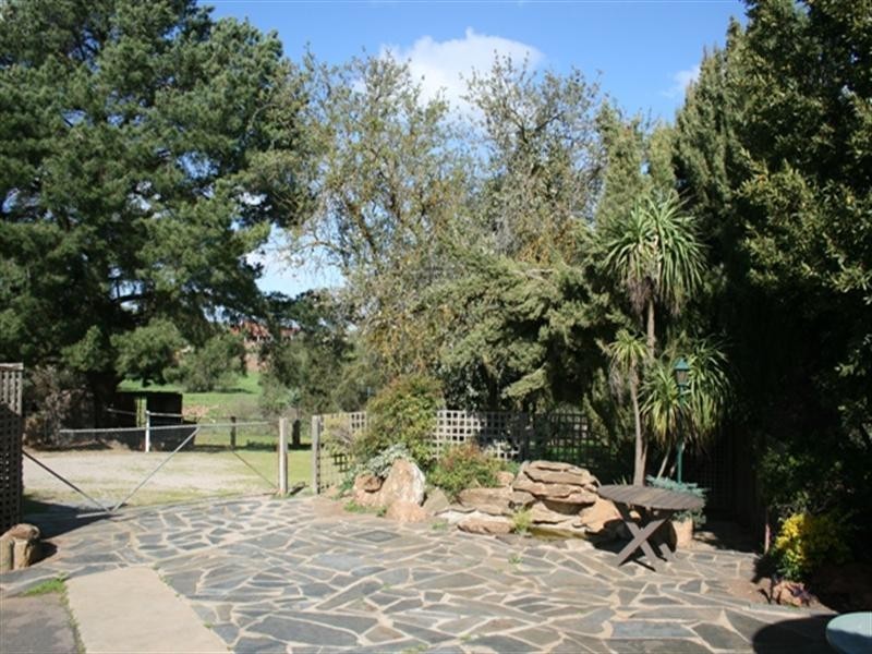 23 Smelts Road, Burra SA 5417