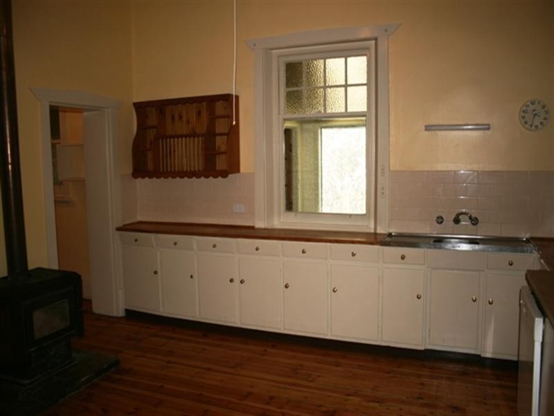 23 Smelts Road, Burra SA 5417