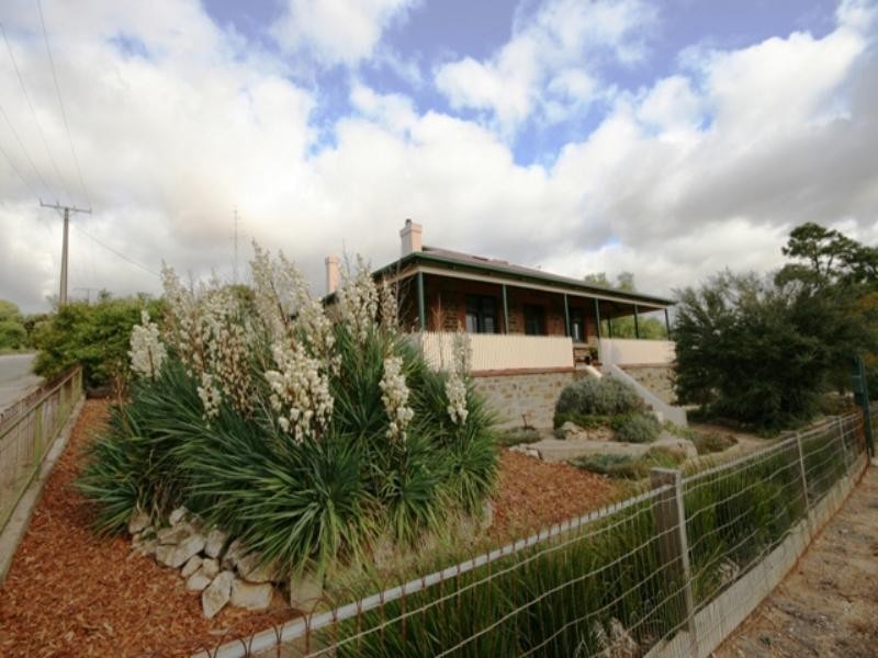 8 Church Street, Burra SA 5417