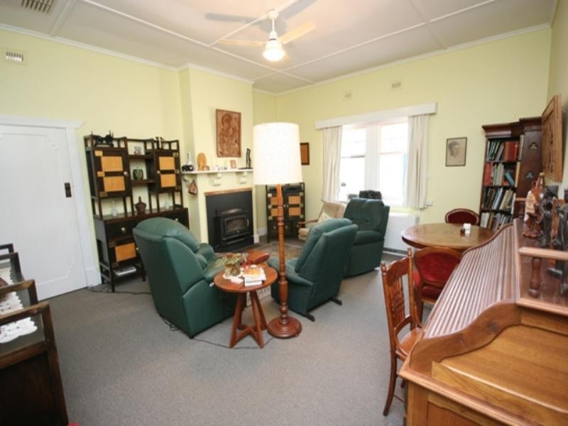 8 Church Street, Burra SA 5417