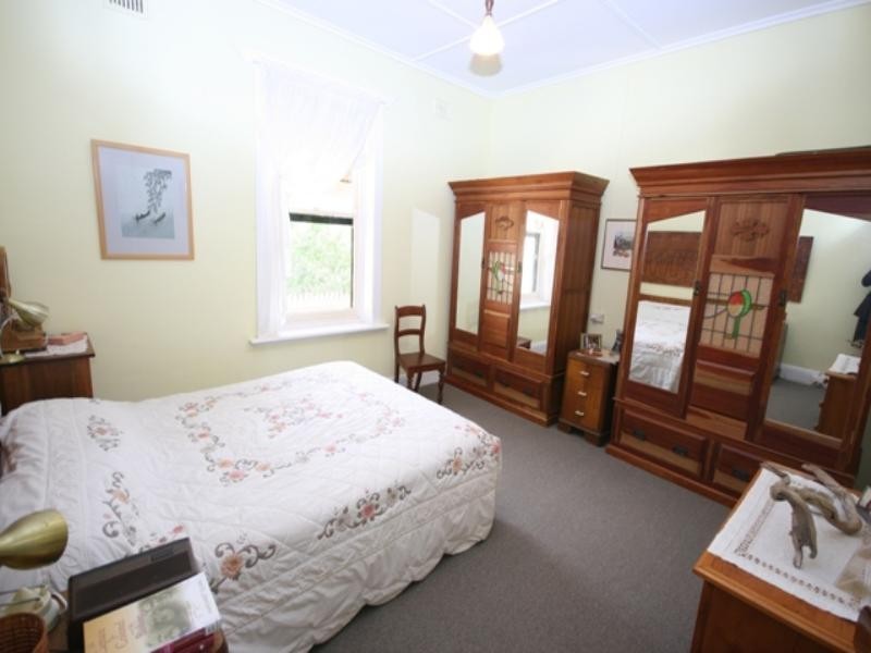 8 Church Street, Burra SA 5417