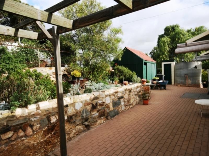 8 Church Street, Burra SA 5417