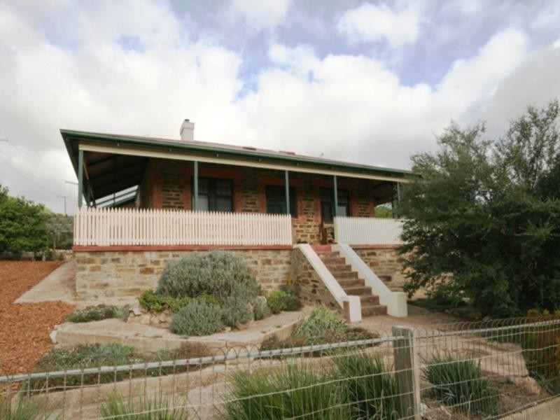 8 Church Street, Burra SA 5417