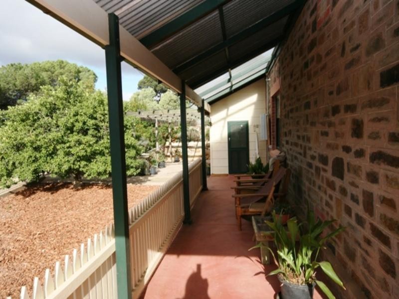8 Church Street, Burra SA 5417