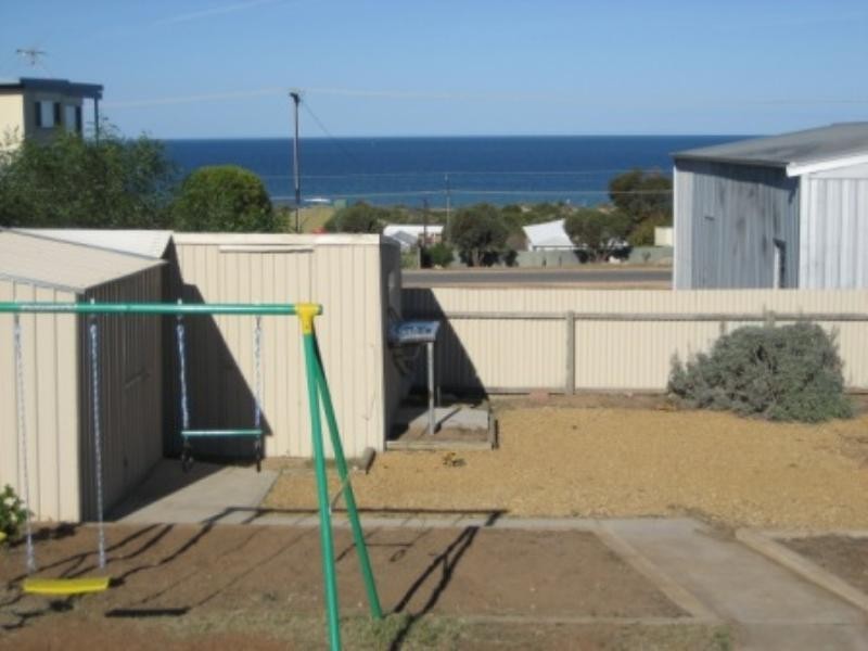 18 Barton Road, Tiddy Widdy Beach SA 5571