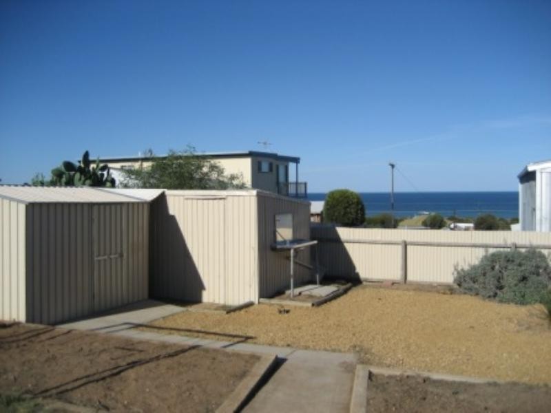 18 Barton Road, Tiddy Widdy Beach SA 5571