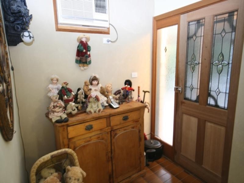 10 Powell Street, Clare SA 5453