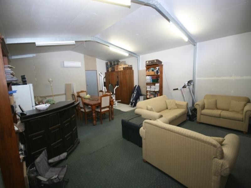 10 Powell Street, Clare SA 5453