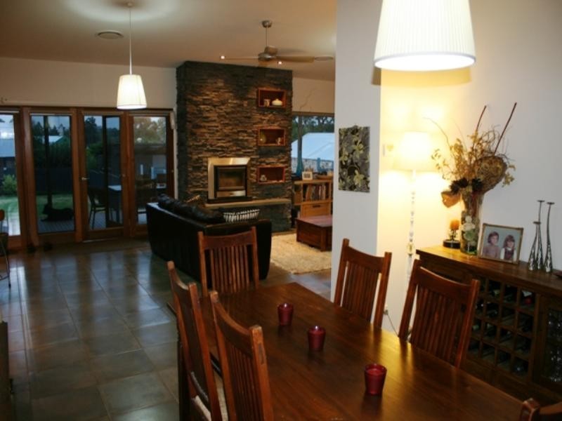 11 William Street, Clare SA 5453