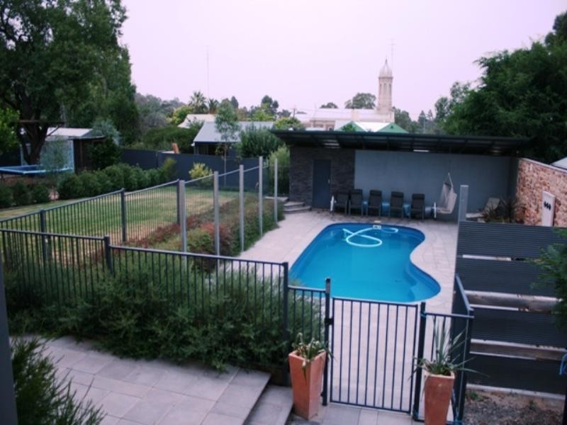 11 William Street, Clare SA 5453