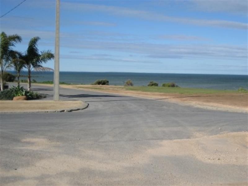 3 Shore Street, Port Clinton SA 5570