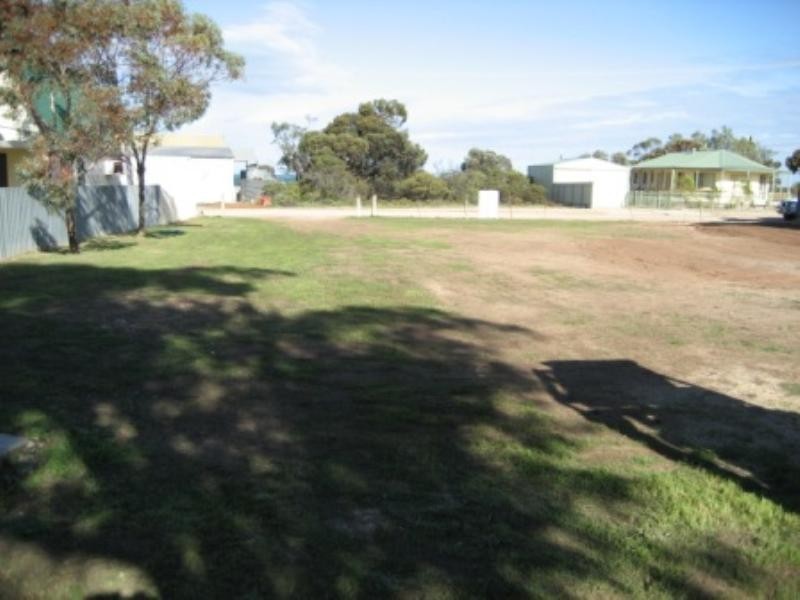 3 Shore Street, Port Clinton SA 5570