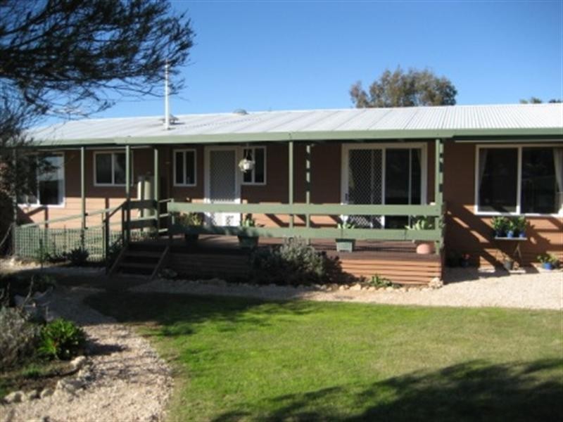 5 Allen Road, Tiddy Widdy Beach SA 5571