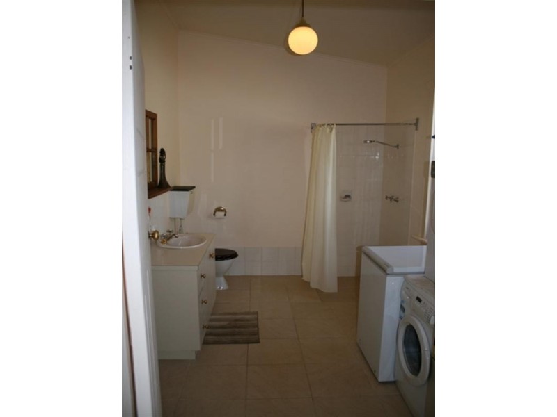 1 Ware Street, Burra SA 5417