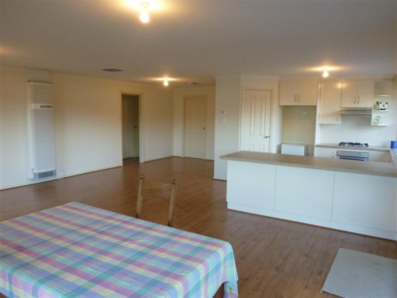 11 Pandappa Drive, Clare SA 5453