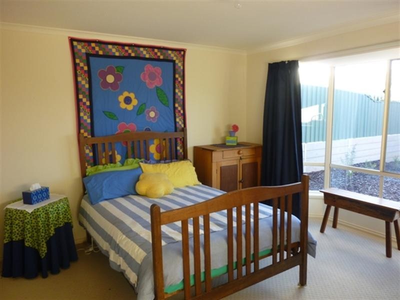 11 Pandappa Drive, Clare SA 5453