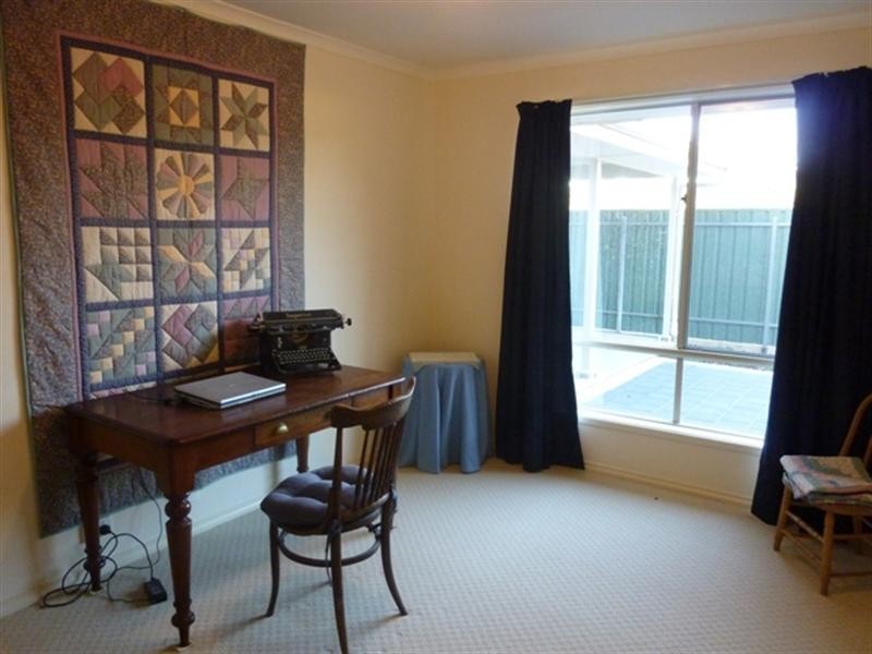 11 Pandappa Drive, Clare SA 5453