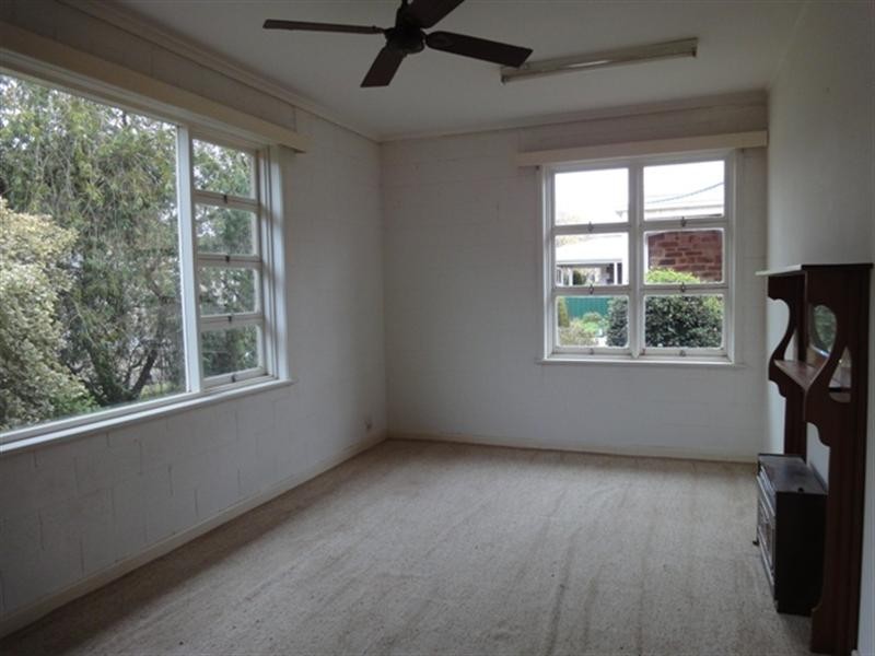 15 Chapel Street, Burra SA 5417