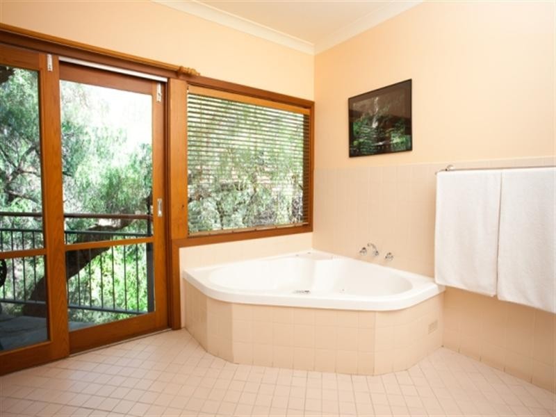 310 Main North Road, Clare SA 5453