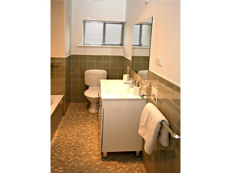 15 Webb Street, Clare SA 5453