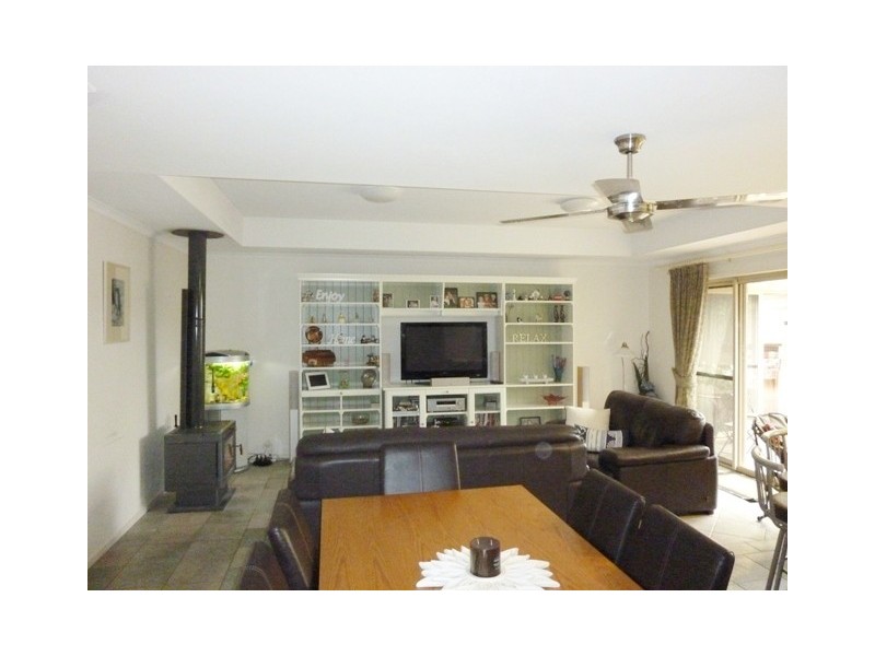 6 Warenda Road, Clare SA 5453