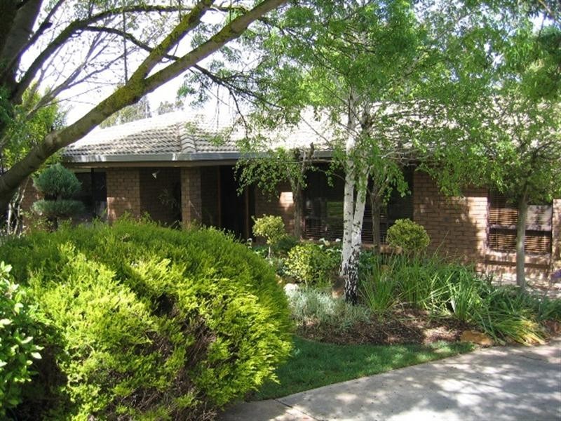 9 Essex Street, Burra SA 5417