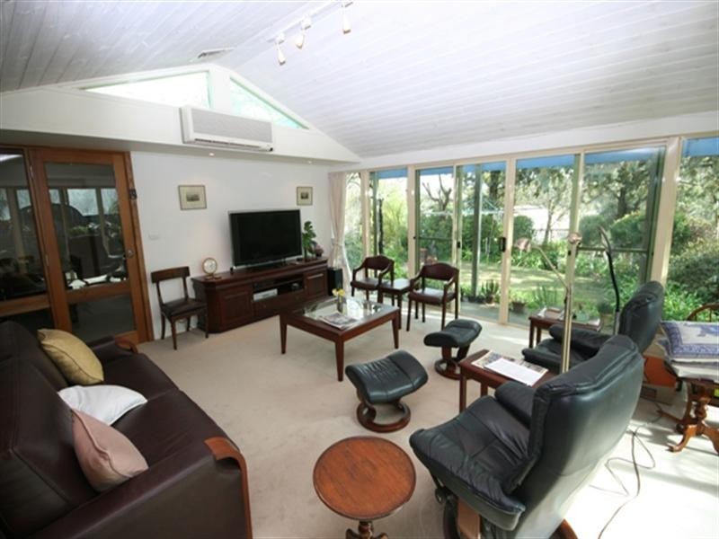 9 Essex Street, Burra SA 5417